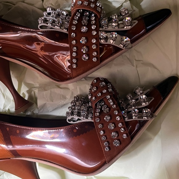 Burberry Runway Pump - Picture 9 of 11